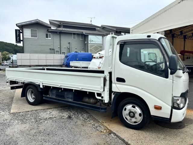 Hino DUTRO 2019-03 7864667-3