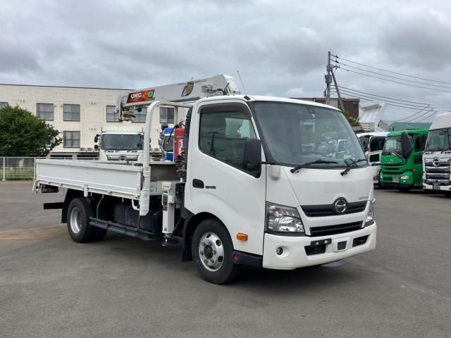 Hino DUTRO 2018-06 7864657-1