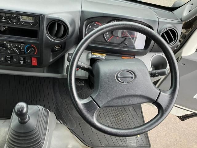 Hino DUTRO 2018-06 7864657-19