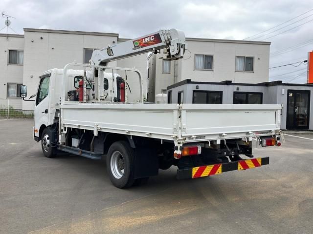 Hino DUTRO 2018-06 7864657-3