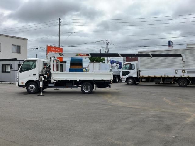 Hino DUTRO 2018-06 7864657-4