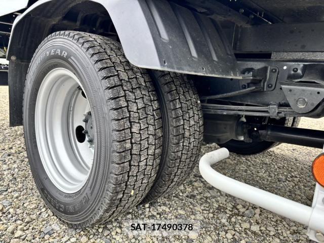 Hino DUTRO 2025-03 7902542-29