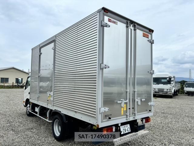 Hino DUTRO 2025-03 7902542-6