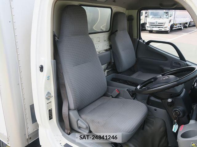 Hino DUTRO 2017-11 7902545-14