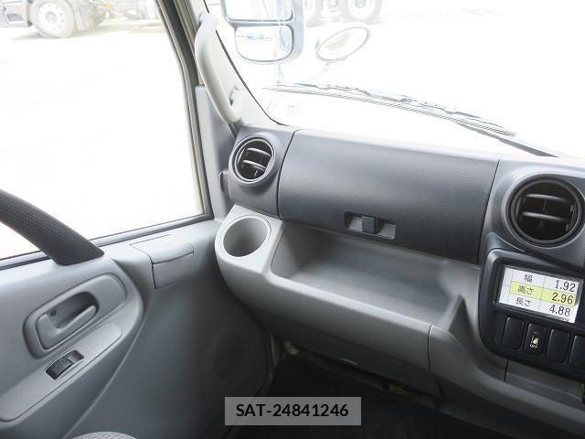 Hino DUTRO 2017-11 7902545-15