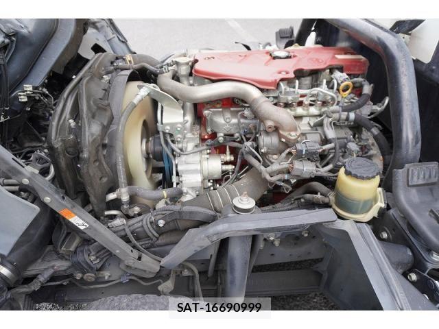 Hino DUTRO 2018-06 7961304-13