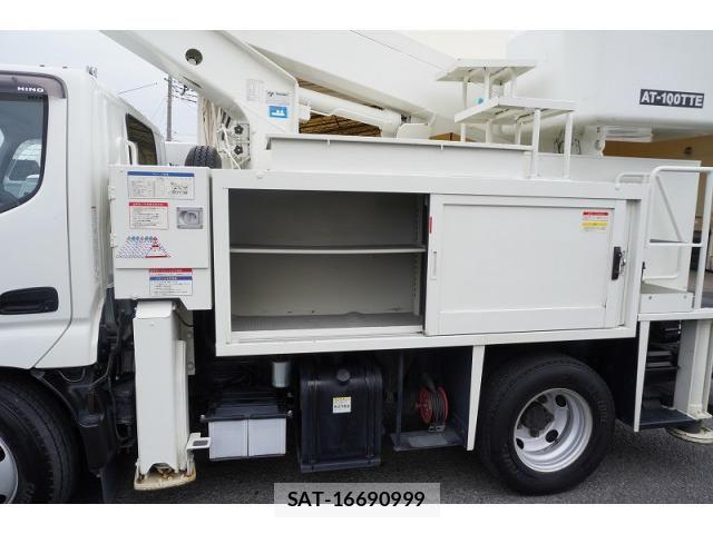 Hino DUTRO 2018-06 7961304-16