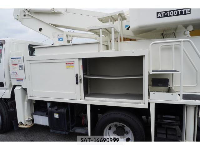 Hino DUTRO 2018-06 7961304-17