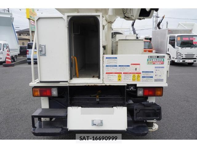 Hino DUTRO 2018-06 7961304-19
