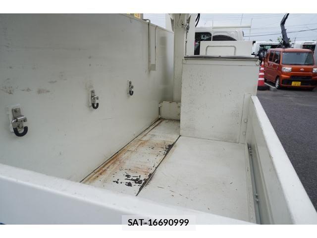 Hino DUTRO 2018-06 7961304-21