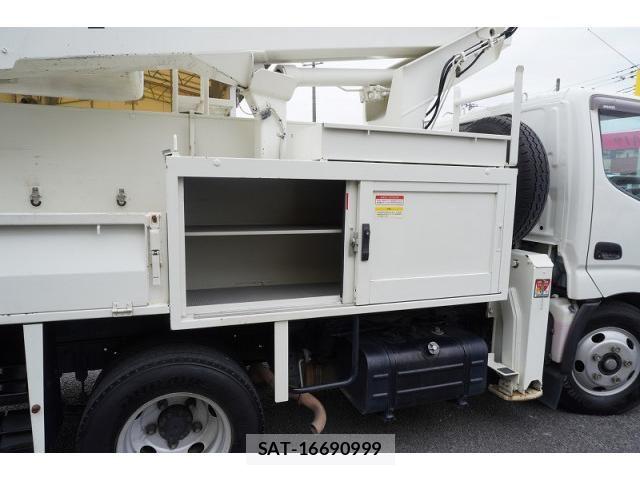 Hino DUTRO 2018-06 7961304-23