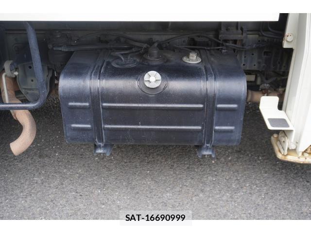 Hino DUTRO 2018-06 7961304-25