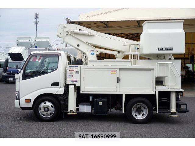 Hino DUTRO 2018-06 7961304-2