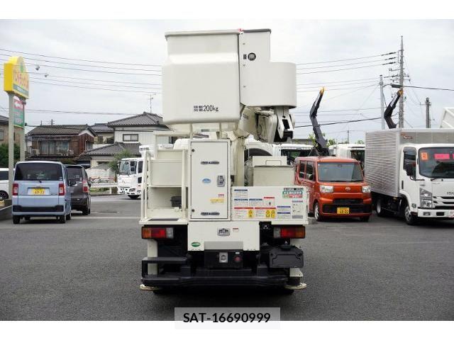 Hino DUTRO 2018-06 7961304-3