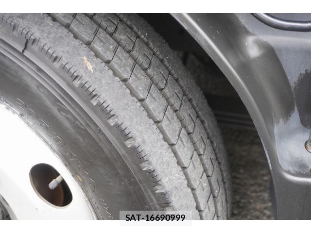 Hino DUTRO 2018-06 7961304-8