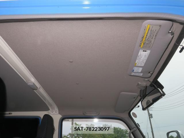 Hino DUTRO 2021-09 7961296-17