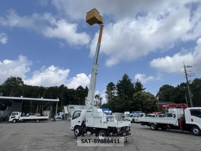 Hino DUTRO 2015-12 7961307-13
