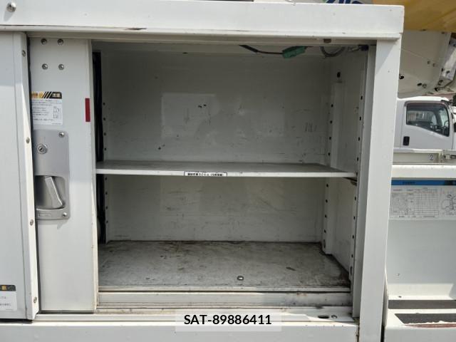 Hino DUTRO 2015-12 7961307-8
