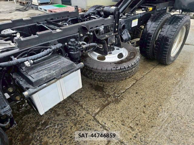 Hino DUTRO 2016-10 7961305-22