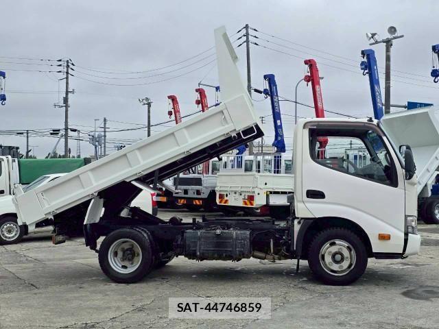 Hino DUTRO 2016-10 7961305-3