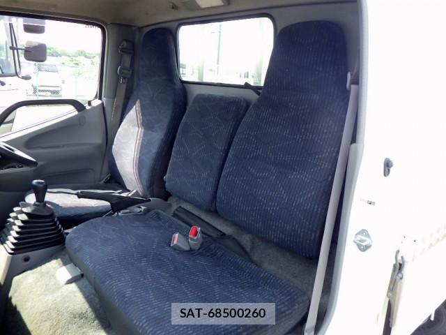 Hino DUTRO 2019-02 7961292-11