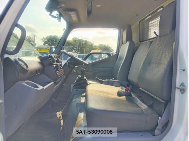 Hino DUTRO 2022-05 7961295-19