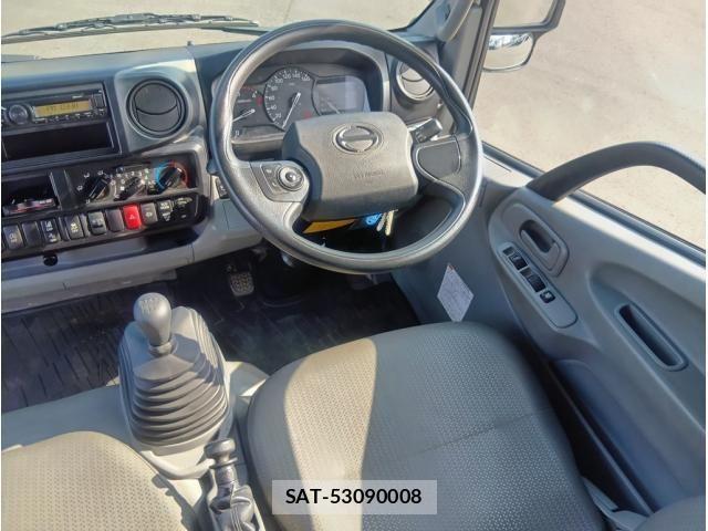 Hino DUTRO 2022-05 7961295-20