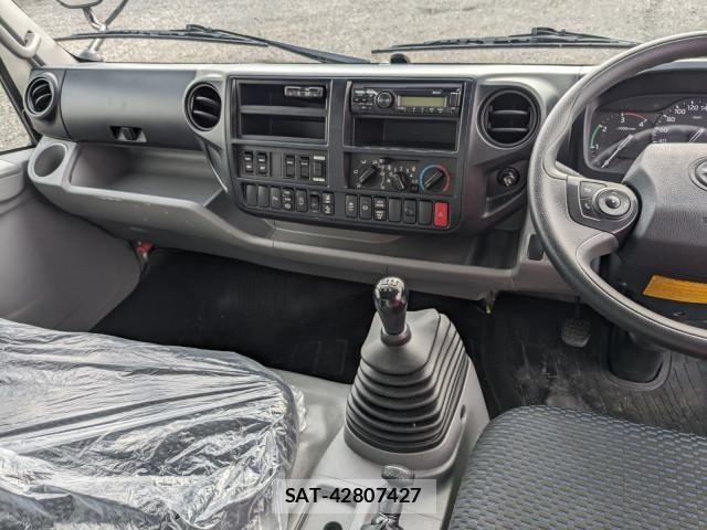 Hino DUTRO 2024-06 7961268-10
