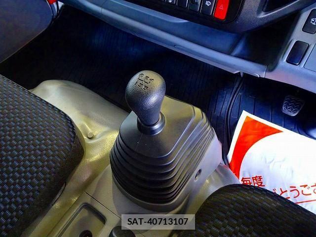 Hino DUTRO 2019-11 7961272-17
