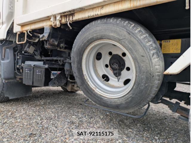 Hino DUTRO 2018-05 7961299-16