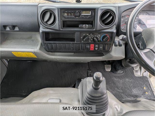 Hino DUTRO 2018-05 7961299-24