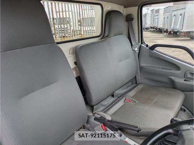 Hino DUTRO 2018-05 7961299-25