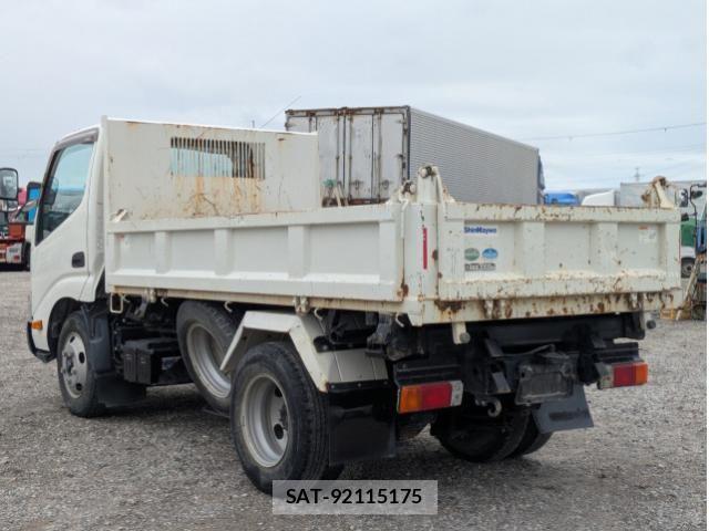 Hino DUTRO 2018-05 7961299-2