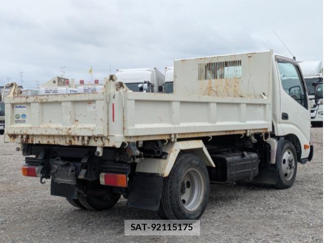 Hino DUTRO 2018-05 7961299-4