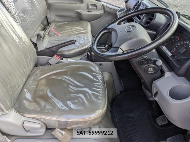 Hino DUTRO 2018-05 7961287-22