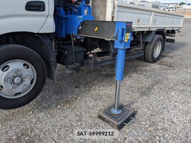 Hino DUTRO 2018-05 7961287-26