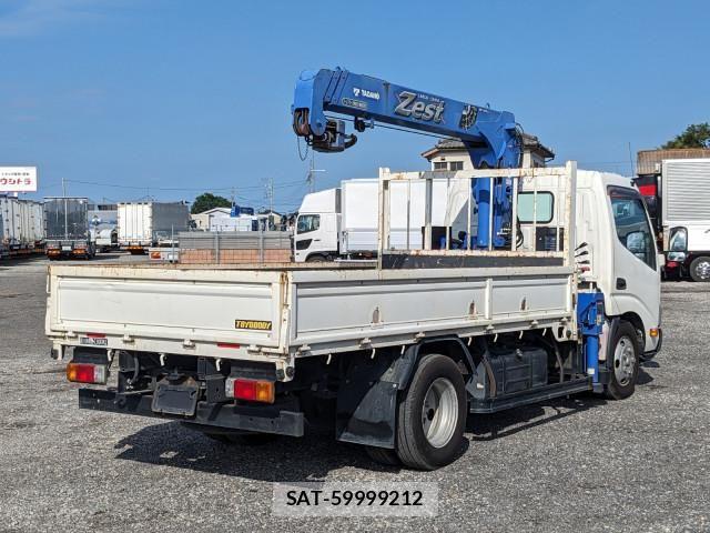Hino DUTRO 2018-05 7961287-4