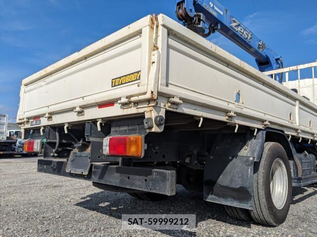 Hino DUTRO 2018-05 7961287-6