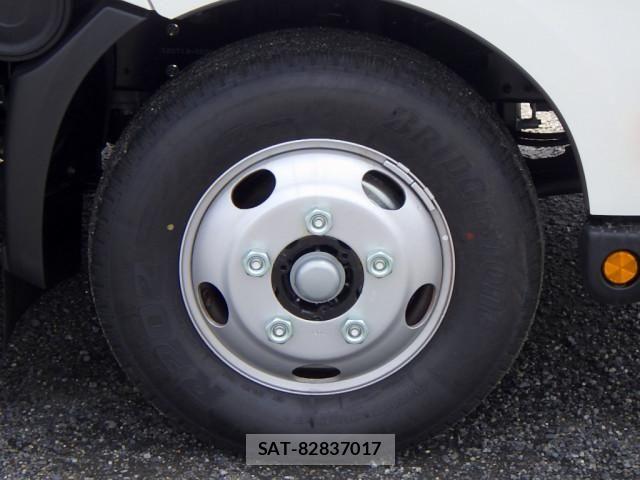 Hino DUTRO 2025-12 7961279-17