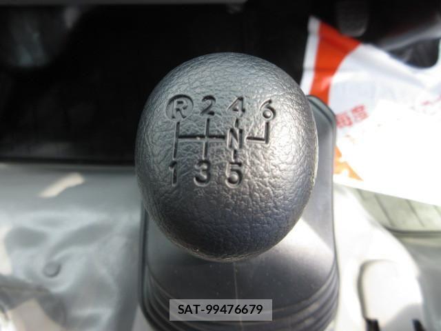 Hino DUTRO 2022-03 7961266-17