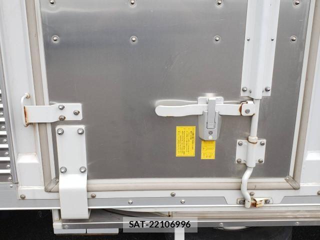 Hino DUTRO 2022-05 7961274-21
