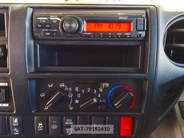 Hino DUTRO 2022-03 7961278-12