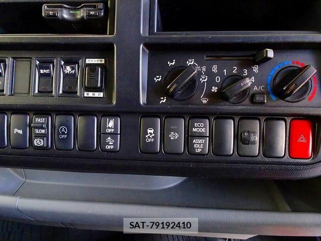 Hino DUTRO 2022-03 7961278-13