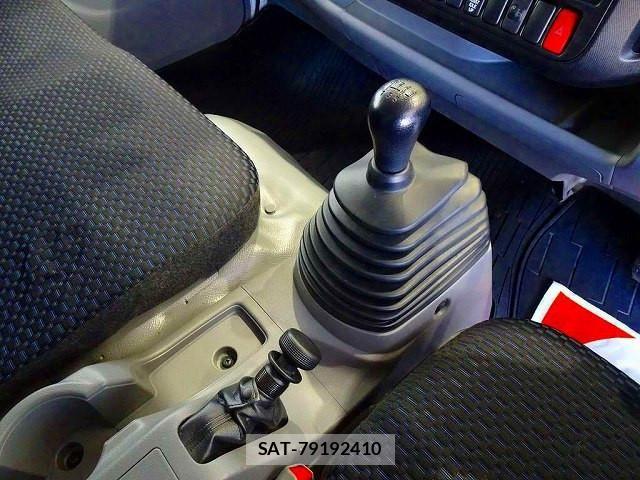 Hino DUTRO 2022-03 7961278-17