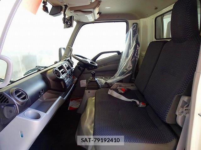 Hino DUTRO 2022-03 7961278-8