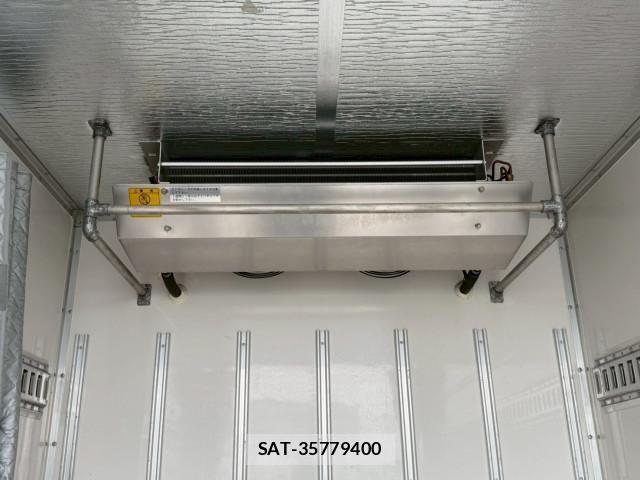 Hino DUTRO 2020-05 7961282-11