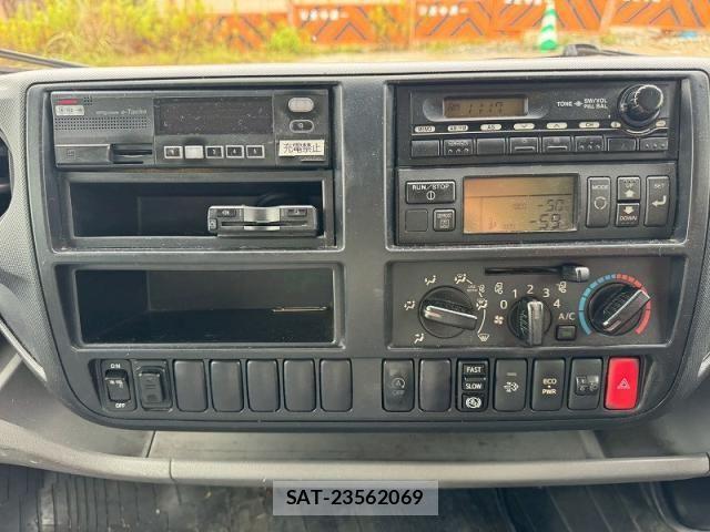 Hino DUTRO 2013-11 7961314-29