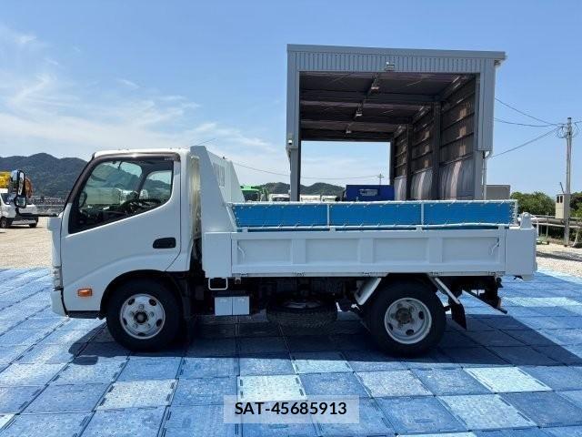Hino DUTRO 2020-12 7961297-4