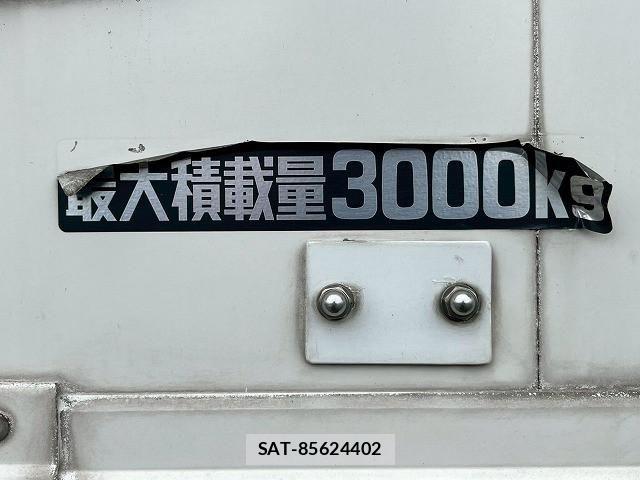 Hino DUTRO 2017-07 7961306-18