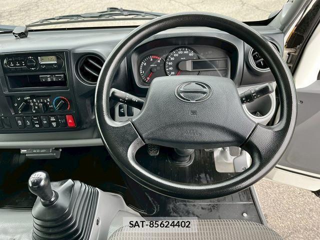 Hino DUTRO 2017-07 7961306-26